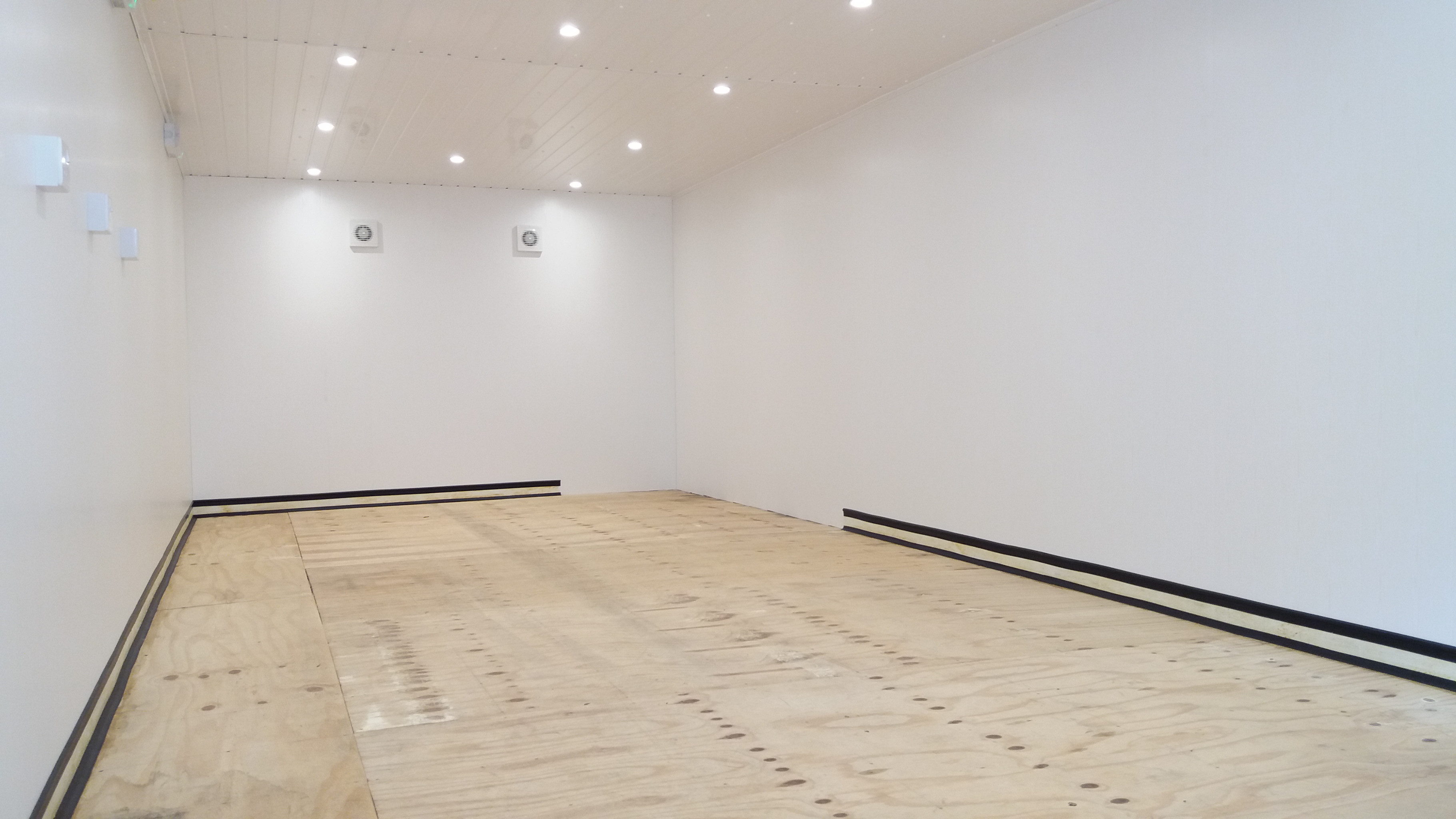 Cap & Cove Flooring at Luckford Wood Farm Caravan And Camping Park