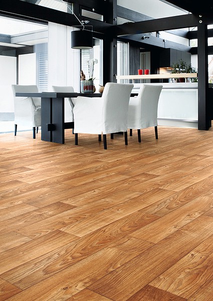 Wood effect vinyl flooring in Swanage, Poole & Bournemouth